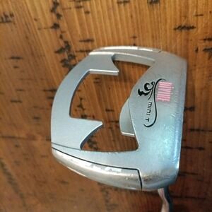 Odyssey / Divine Pink Mini T / 32 in Putter / Right-Handed / Good